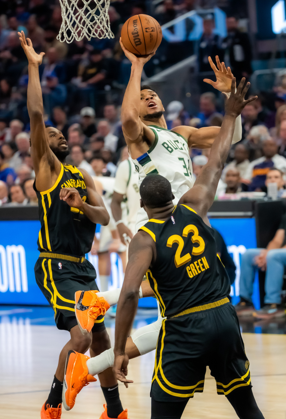 雄鹿队前锋安特托昆博成为MVP热门