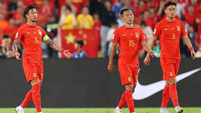 关于国内足球联赛激烈角逐，球员技术展现魅力的信息