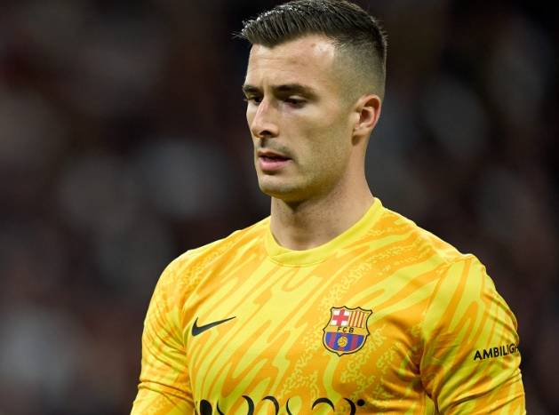 巴塞罗那青训新秀出色表现，获得主帅青睐的简单介绍