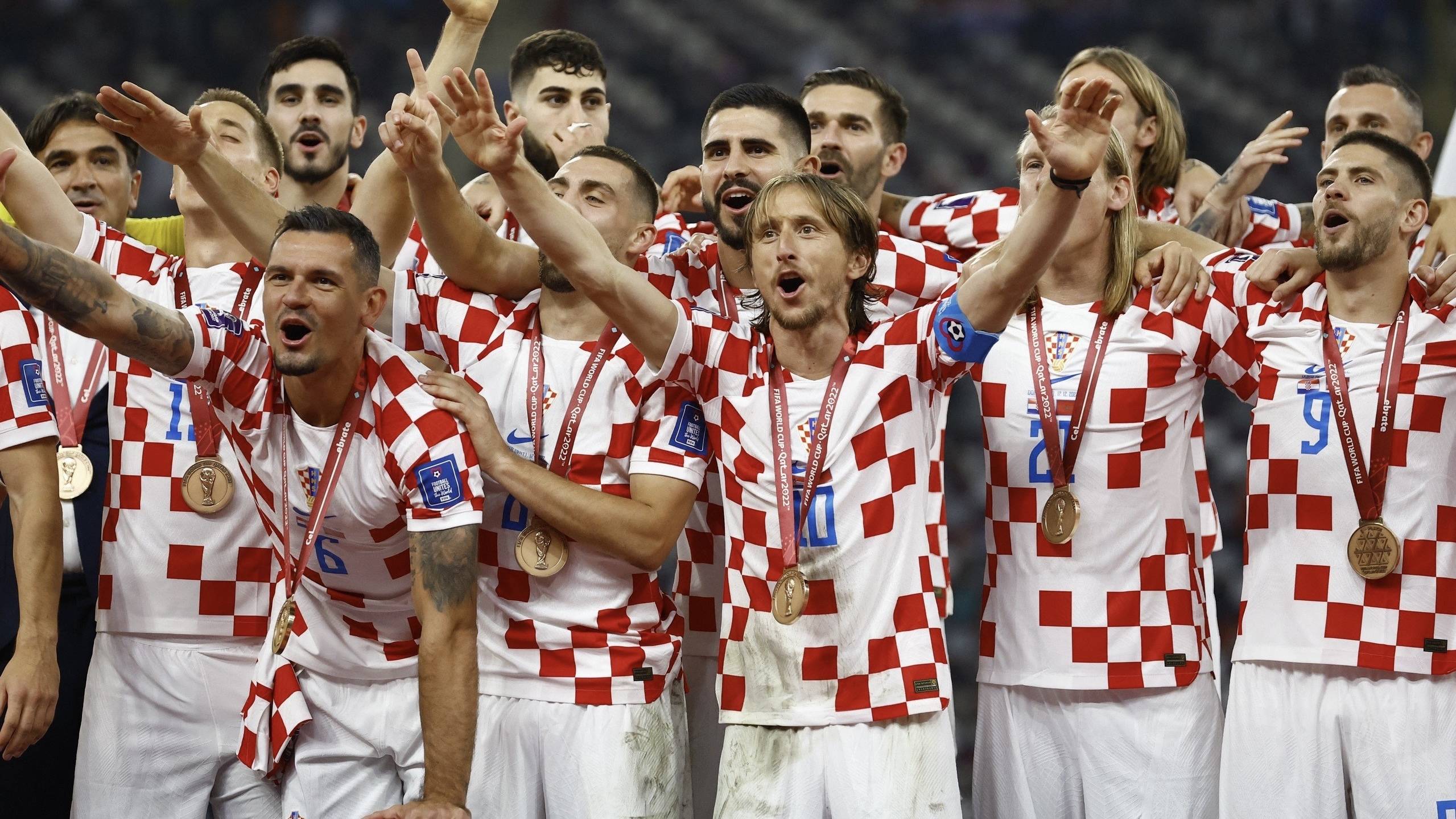 葡萄牙逆转克罗地亚，继续领跑