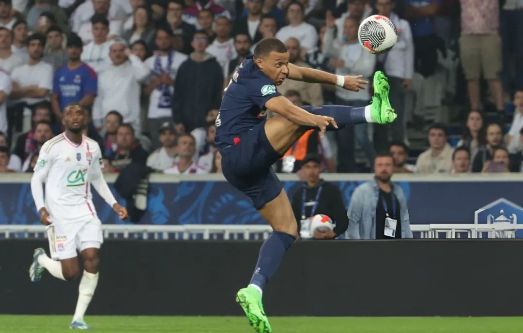 关于巴黎圣日耳曼主场迎战里昂，高潮迭起！的信息