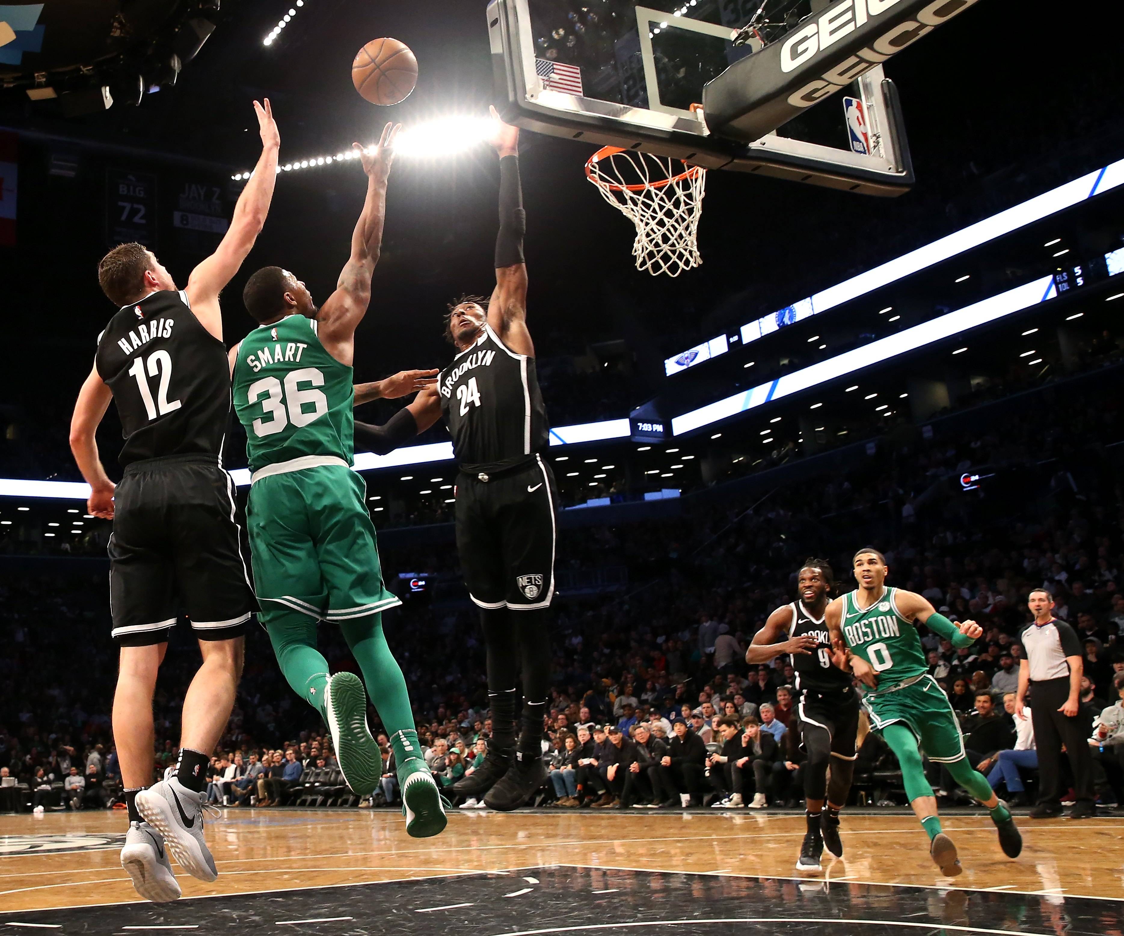 开云体育在线-篮网客场击败火箭，球队整体表现出色赢得比赛