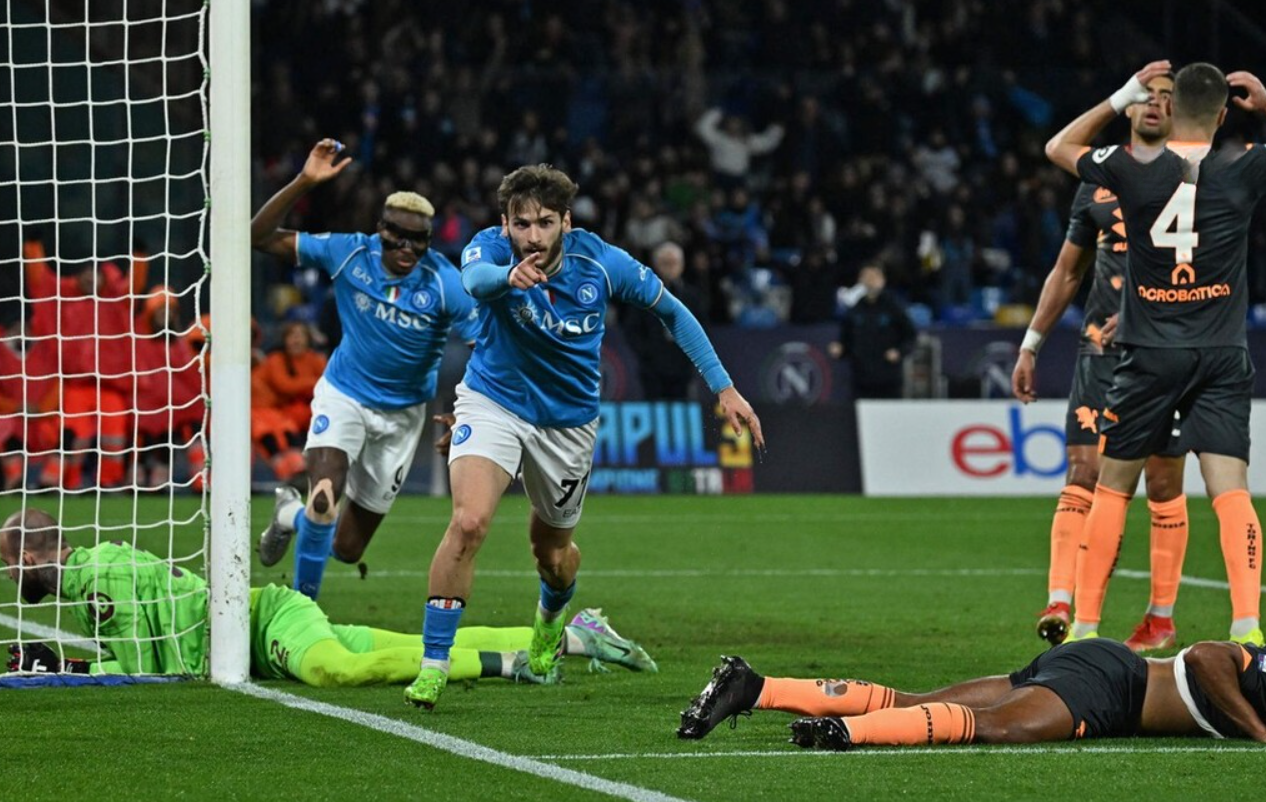 关于那不勒斯门将连续扑出进球，荣获赞誉的信息