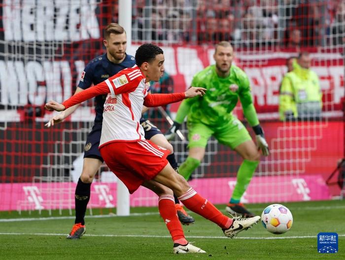 关于拜仁慕尼黑球员在国际比赛中表现出色，为德甲赢得尊重的信息