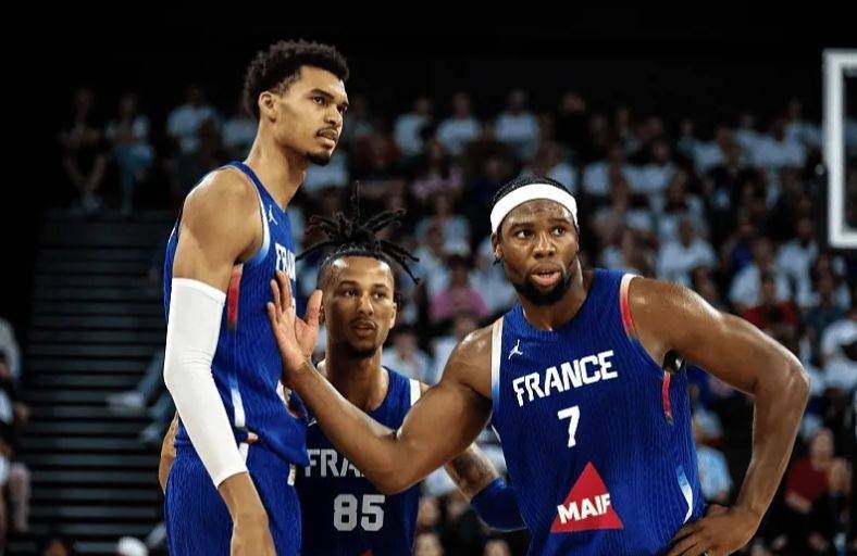 包含奥地利势不可挡：欧预赛赛场风云再起的词条