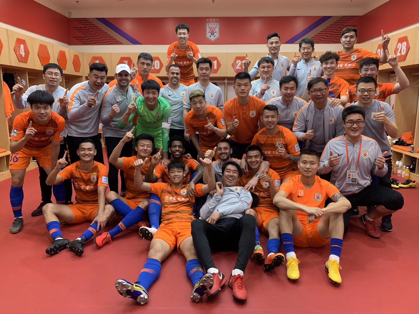 开云体育在线登录-鲁能击败对手，取得赛季首场胜利