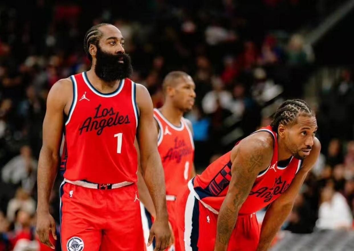 开云体育官方登录入口-灰熊队主场气氛火爆，球迷热情助威支持的简单介绍