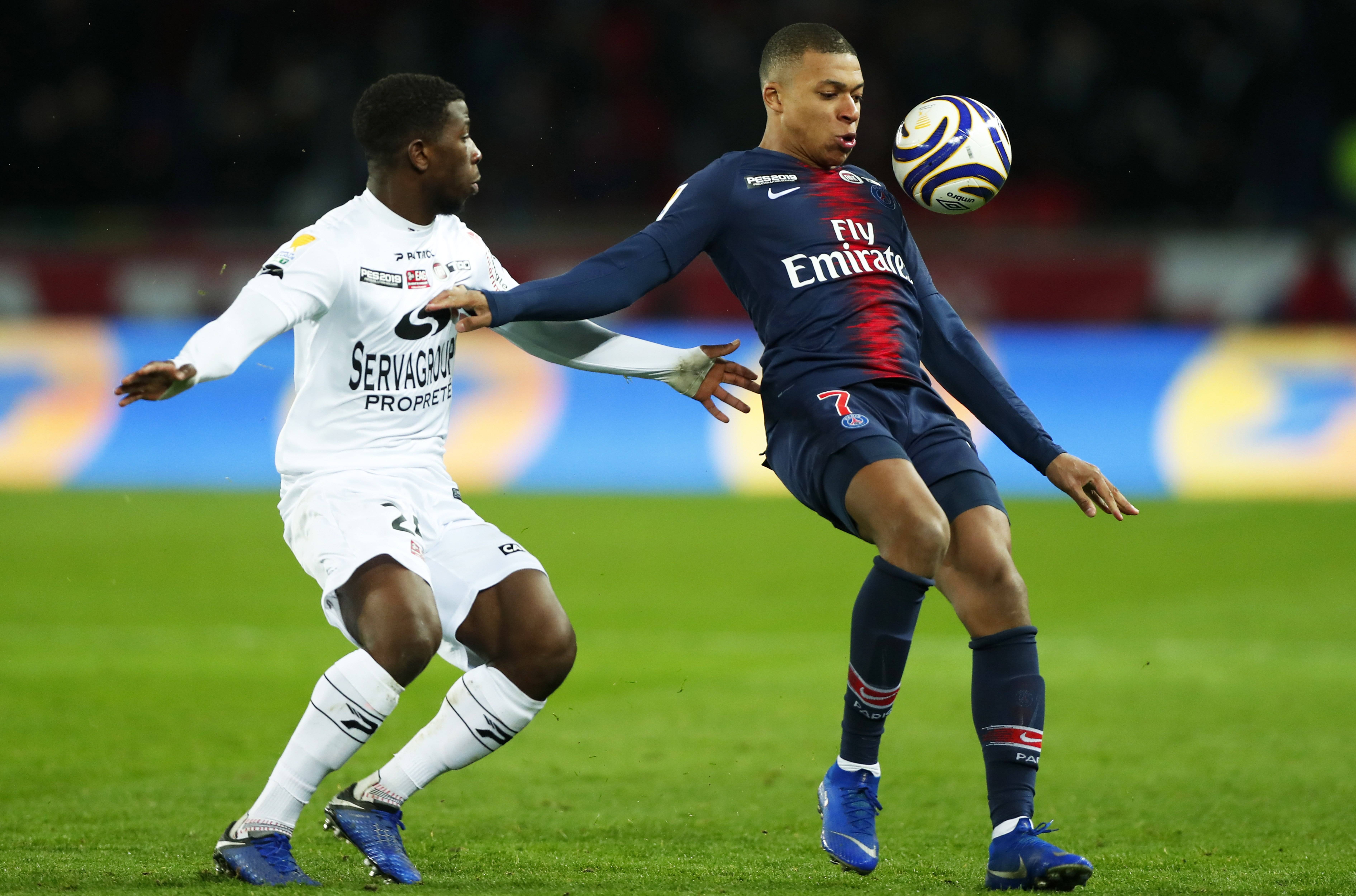 多点开花：法国队大胜南非队轻松晋级的简单介绍