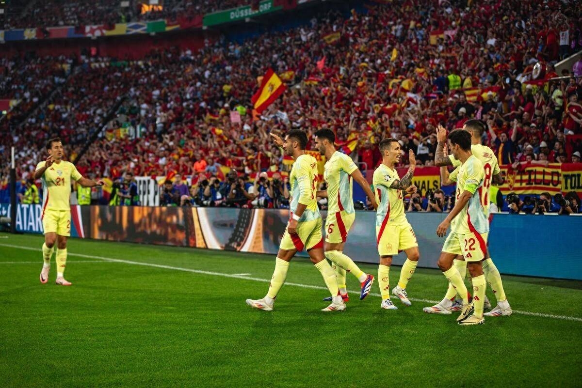 开云体育亚洲官网-西班牙队豪取小组赛三连胜晋级欧锦赛的简单介绍
