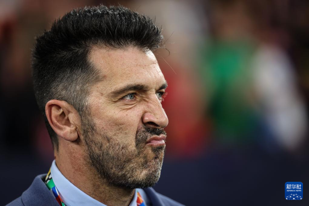 西班牙队豪取小组赛三连胜晋级欧锦赛的简单介绍