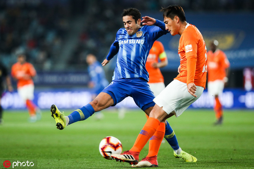 拉斐尔主场难得胜利，庆祝成功