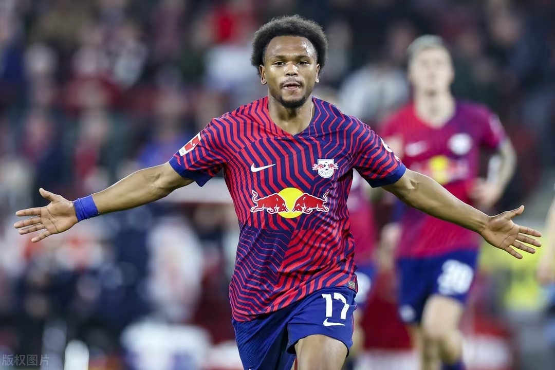 包含莱比锡红牛年度赛事备战全面展开的词条