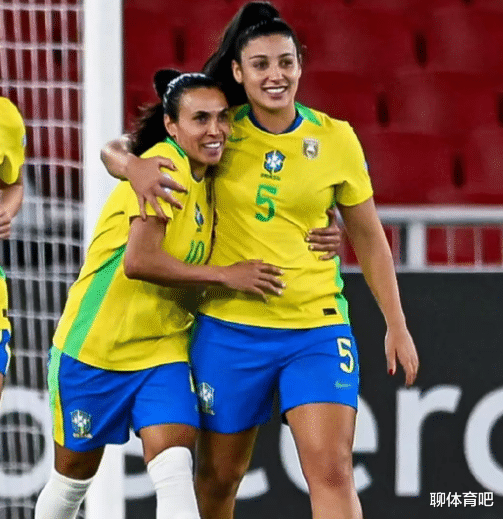 开云体育链接-巴西女足国家队备战南美杯赛，冲刺冠军