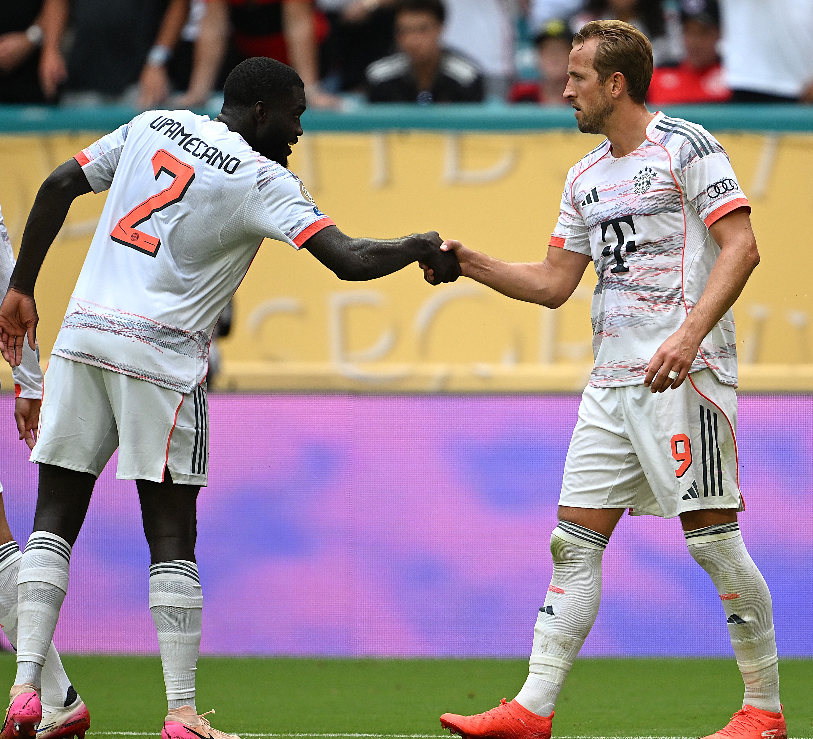 开云体育登录-关于拜仁慕尼黑以惊人的表现横扫对手，晋级半决赛的信息