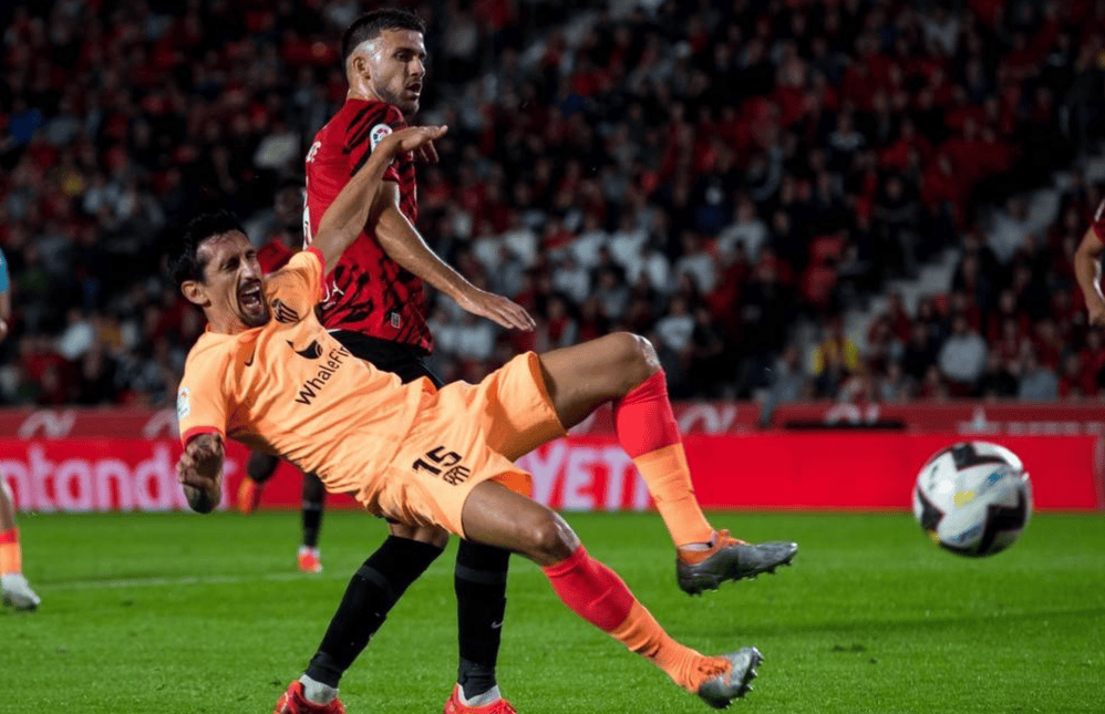 开云体育官网入口-实力强劲球队面对劲敌，胜负悬念