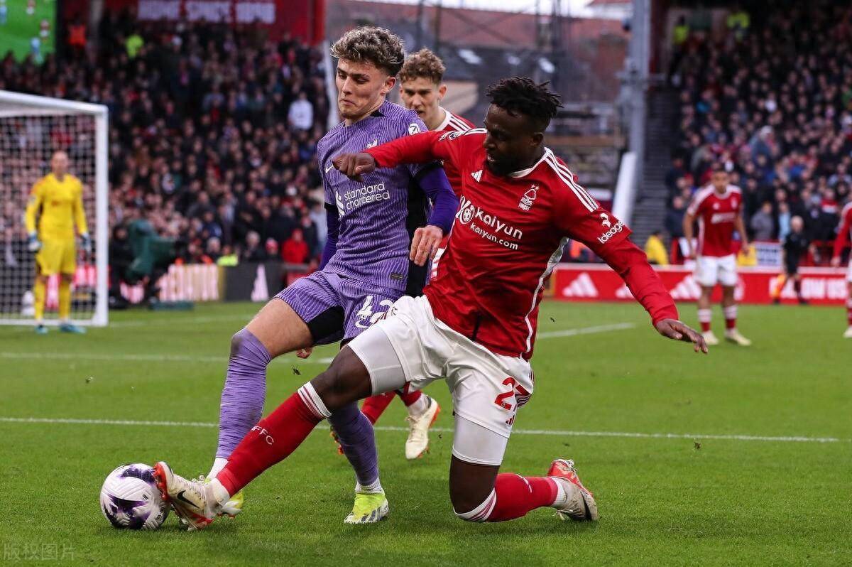 包含利物浦客场告捷，曼城摘下三分的词条